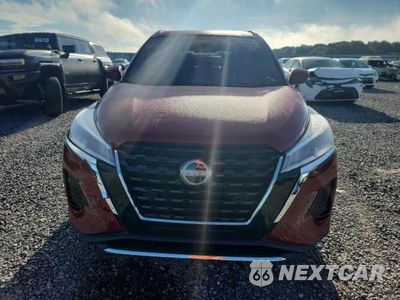 Piąte zdjęcie samochodu w środku: 2023 NISSAN KICKS SV VIN:3N1CP5CV2PL539362 - miniatura