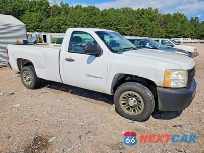 Czwarte zdjęcie samochodu z boku: 2010 CHEVROLET SILVERADO C1500 VIN:1GCPCPEX8AZ280705 - miniatura