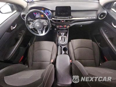 Zdjęcie 8 z 12 samochodu: 2019 KIA FORTE S VIN:3KPF34AD8KE039911 - miniatura