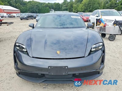 Piąte zdjęcie samochodu w środku: 2022 PORSCHE TAYCAN VIN:WP0AA2Y16NSA10749 - miniatura