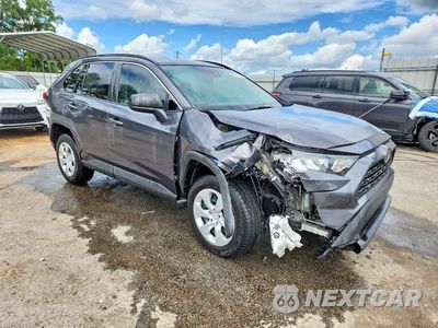 Czwarte zdjęcie samochodu z boku: 2019 TOYOTA RAV4 LE VIN:2T3H1RFV2KW045902 - miniatura