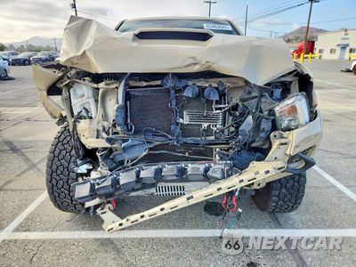 Piąte zdjęcie samochodu w środku: 2019 TOYOTA TACOMA TRD SPORT VIN:3TMCZ5AN0KM262594 - miniatura