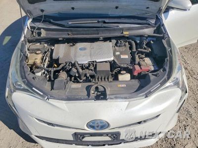 Zdjęcie 11 z 13 samochodu: 2018 TOYOTA PRIUS TWO VIN:JTDKBRFU6J3599231 - miniatura