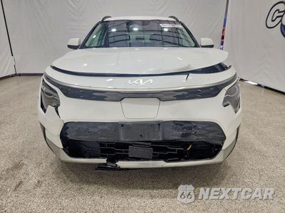 Piąte zdjęcie samochodu w środku: 2023 KIA NIRO WIND VIN:KNDCR3L10P5026037 - miniatura