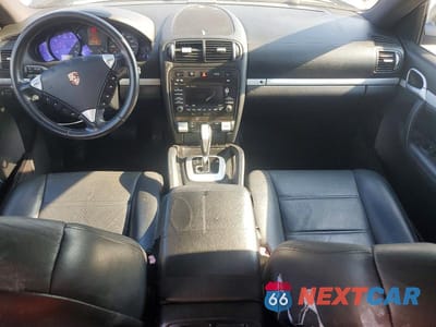 Zdjęcie 8 z 13 samochodu: 2010 PORSCHE CAYENNE VIN:WP1AA2AP9ALA03826 - miniatura