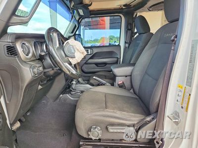 Zdjęcie 7 z 12 samochodu: 2019 JEEP WRANGLER UNLIMITED SAHARA VIN:1C4HJXEG9KW514718 - miniatura