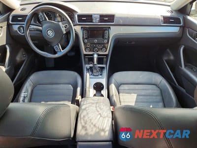 Zdjęcie 8 z 12 samochodu: 2015 VOLKSWAGEN PASSAT SE VIN:1VWBT7A3XFC122838 - miniatura