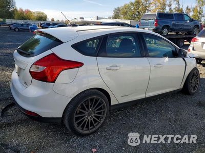 Trzecie zdjęcie samochodu z tyłu: 2012 FORD FOCUS SE VIN:1FAHP3K29CL433386 - miniatura