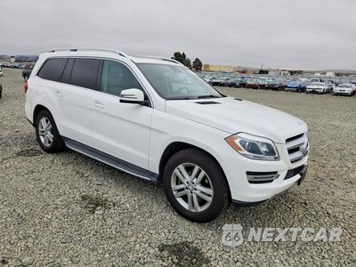 Czwarte zdjęcie samochodu z boku: 2015 MERCEDES-BENZ GL 350 BLUETEC VIN:4JGDF2EE9FA561988 - miniatura