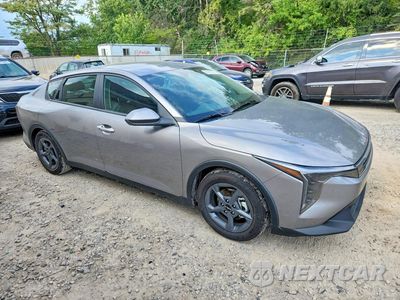 Czwarte zdjęcie samochodu z boku: 2026 KIA K4 LXS VIN:3KPFT4DE5TE304497 - miniatura