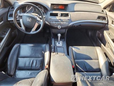 Zdjęcie 8 z 12 samochodu: 2010 HONDA ACCORD EXL VIN:1HGCP2F80AA116510 - miniatura