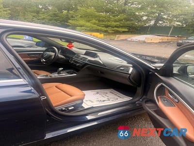 Zdjęcie 14 z 14 samochodu: 2017 BMW 330 XI VIN:WBA8D9G54HNT91615 - miniatura