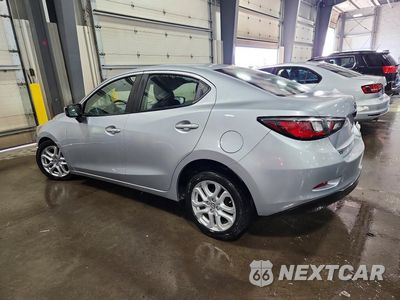 Drugie zdjęcie samochodu z przodu: 2017 TOYOTA YARIS IA BASE VIN:3MYDLBYVXHY178974 - miniatura