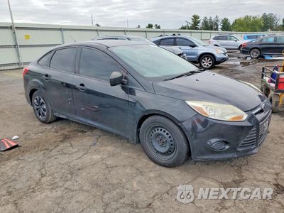 Czwarte zdjęcie samochodu z boku: 2014 FORD FOCUS S VIN:1FADP3E24EL395045 - miniatura