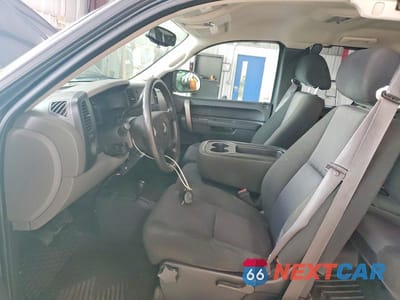 Zdjęcie 7 z 12 samochodu: 2010 CHEVROLET SILVERADO K1500 LS VIN:1GCSKREA3AZ112135 - miniatura