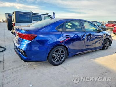 Trzecie zdjęcie samochodu z tyłu: 2020 KIA FORTE GT LINE VIN:3KPF34AD8LE248762 - miniatura