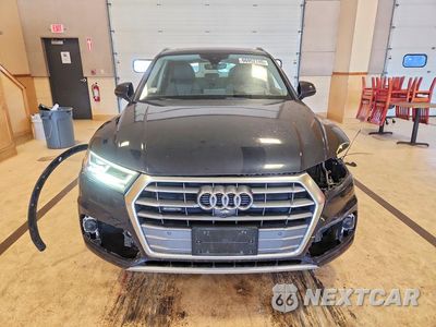 Piąte zdjęcie samochodu w środku: 2020 AUDI Q5 PRESTIGE VIN:WA1CNAFY6L2095362 - miniatura