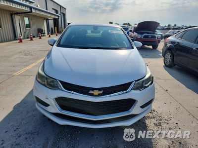 Piąte zdjęcie samochodu w środku: 2018 CHEVROLET CRUZE LS VIN:1G1BC5SM2J7167104 - miniatura