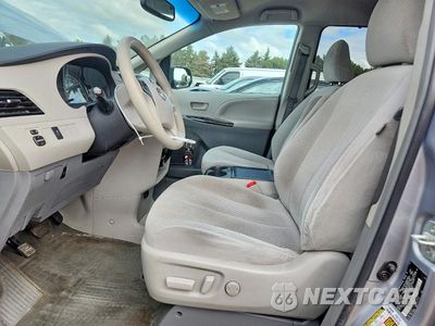 Zdjęcie 7 z 13 samochodu: 2014 TOYOTA SIENNA LE VIN:5TDKK3DC5ES422018 - miniatura