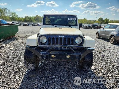 Piąte zdjęcie samochodu w środku: 2013 JEEP WRANGLER SAHARA VIN:1C4GJWBG8DL628238 - miniatura