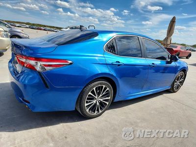 Trzecie zdjęcie samochodu z tyłu: 2018 TOYOTA CAMRY SE VIN:4T1B11HK7JU070456 - miniatura