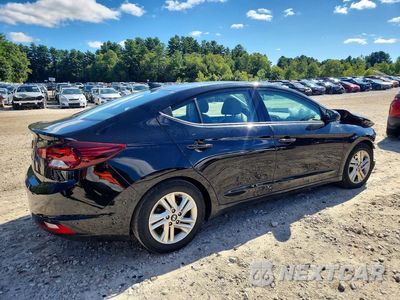 Trzecie zdjęcie samochodu z tyłu: 2019 HYUNDAI ELANTRA VALUE EDITION VIN:5NPD84LF3KH414073 - miniatura