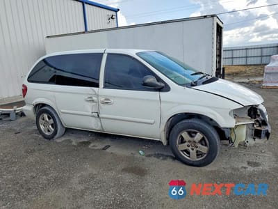 Czwarte zdjęcie samochodu z boku: 2005 DODGE CARAVAN SXT VIN:1D4GP45R85B119308 - miniatura