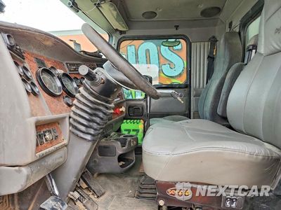 Zdjęcie 7 z 11 samochodu: 2005 KENWORTH T800 SEMI TRUCK VIN:1NKDLB0X55R080561 - miniatura