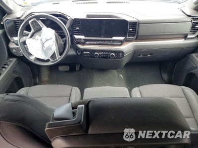Zdjęcie 8 z 13 samochodu: 2026 CHEVROLET SILVERADO K1500 LT-L VIN:3GCPKKEK9TG172509 - miniatura