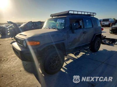 2010 TOYOTA FJ CRUISER BASE JTEZU4BF3AK010611 - główne zdjęcie licytacji z USA - miniatura