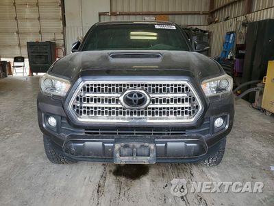 Piąte zdjęcie samochodu w środku: 2017 TOYOTA TACOMA SR5 V6 VIN:5TFAZ5CN6HX054047 - miniatura