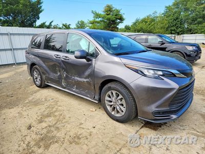 Czwarte zdjęcie samochodu z boku: 2024 TOYOTA SIENNA LE VIN:5TDKRKEC9RS209924 - miniatura