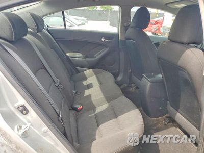 Zdjęcie 10 z 12 samochodu: 2016 KIA FORTE LX VIN:KNAFK4A66G5573087 - miniatura