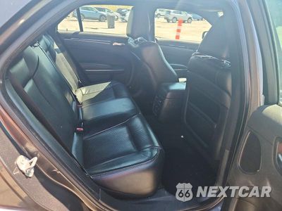 Zdjęcie 10 z 12 samochodu: 2018 CHRYSLER 300 S VIN:2C3CCABT5JH276015 - miniatura
