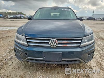 Piąte zdjęcie samochodu w środku: 2019 VOLKSWAGEN TIGUAN SE VIN:3VV2B7AX1KM157562 - miniatura