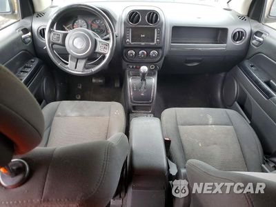 Zdjęcie 8 z 13 samochodu: 2012 JEEP COMPASS LATITUDE VIN:1C4NJCEA1CD579213 - miniatura