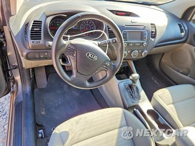 Zdjęcie 8 z 12 samochodu: 2014 KIA FORTE KOUP EX VIN:KNAFX6A8XE5253055 - miniatura