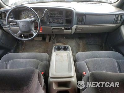 Zdjęcie 8 z 13 samochodu: 2000 CHEVROLET SUBURBAN K1500 VIN:3GNFK16T0YG156792 - miniatura