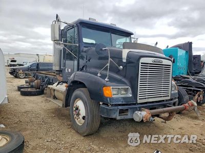 Czwarte zdjęcie samochodu z boku: 1999 FREIGHTLINER CONVENTIONAL FLD112 TANK TRUCK VIN:1FUY3EDB4XLB43105 - miniatura
