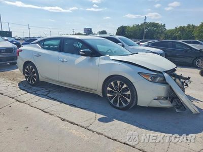 Czwarte zdjęcie samochodu z boku: 2016 NISSAN MAXIMA 3.5 SR VIN:1N4AA6AP4GC440933 - miniatura