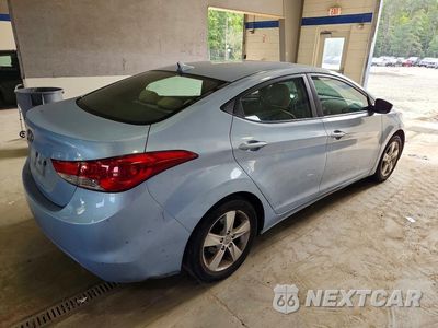 Trzecie zdjęcie samochodu z tyłu: 2013 HYUNDAI ELANTRA GLS VIN:KMHDH4AE3DU659745 - miniatura