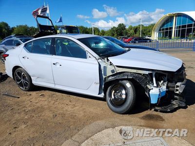 Czwarte zdjęcie samochodu z boku: 2025 NISSAN ALTIMA SR VIN:1N4BL4CW1SN346545 - miniatura
