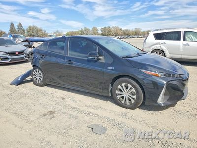 Czwarte zdjęcie samochodu z boku: 2021 TOYOTA PRIUS PRIME LE VIN:JTDKAMFP3M3179057 - miniatura
