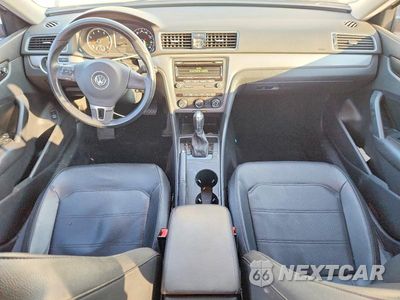Zdjęcie 8 z 12 samochodu: 2014 VOLKSWAGEN PASSAT S VIN:1VWAP7A30EC020575 - miniatura