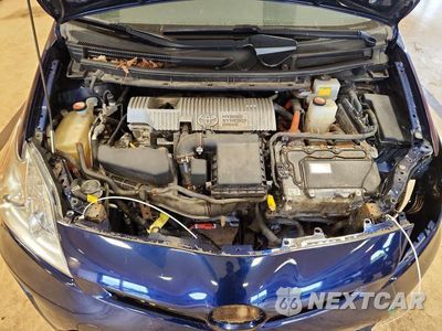 Zdjęcie 11 z 12 samochodu: 2015 TOYOTA PRIUS TWO VIN:JTDKN3DU8F1883065 - miniatura