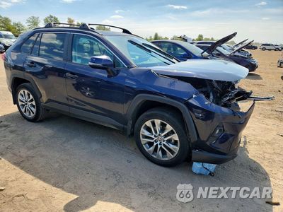 Czwarte zdjęcie samochodu z boku: 2022 TOYOTA RAV4 XLE PREMIUM VIN:2T3A1RFV3NW251171 - miniatura