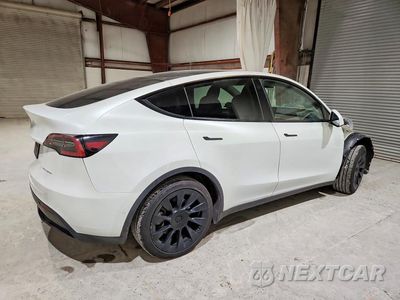 Trzecie zdjęcie samochodu z tyłu: 2022 TESLA MODEL Y VIN:7SAYGAEE1NF518882 - miniatura