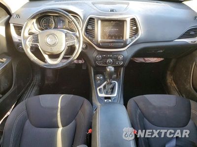 Zdjęcie 8 z 13 samochodu: 2015 JEEP CHEROKEE LATITUDE VIN:1C4PJMCS2FW756192 - miniatura