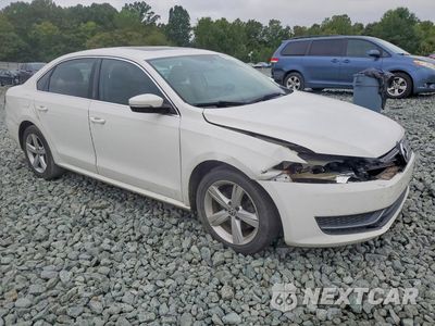 Czwarte zdjęcie samochodu z boku: 2013 VOLKSWAGEN PASSAT SE VIN:1VWBH7A33DC066059 - miniatura