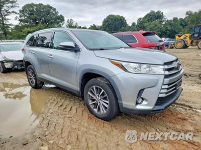 Czwarte zdjęcie samochodu z boku: 2019 TOYOTA HIGHLANDER XLE VIN:5TDJZRFH7KS592962 - miniatura